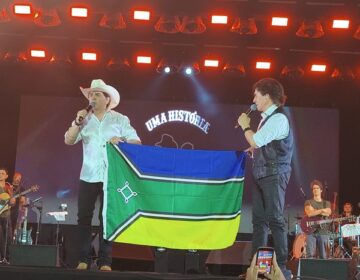 Noite sertaneja embala o Réveillon do Amapá com grandes sucessos dos ‘eternos amigos’
