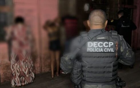 Ação policial flagra dezenas de usuários de drogas e prende foragido de SP por estupro