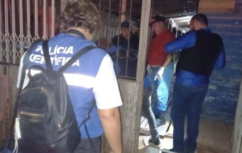 Após deixar passageiro, motoqueiro é executado com 6 tiros