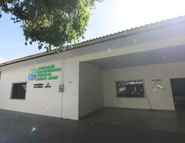 Motorista de aplicativo é indiciado por se recusar a levar cadeira de rodas e ofender passageiro