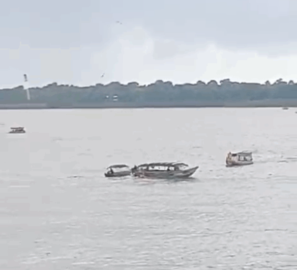 Colisão entre lancha e catraia no Rio Amazonas; passageiros foram resgatados