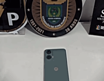 Papel de parede de celular roubado entrega criminoso durante abordagem em Macapá