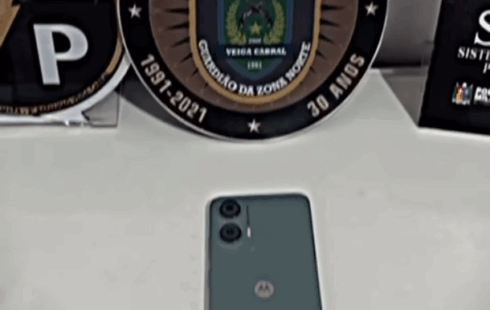 Papel de parede de celular roubado entrega criminoso durante abordagem em Macapá