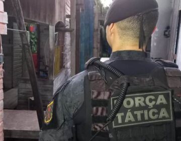Adolescente morre após invadir residência durante confronto com a PM
