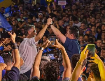 Clécio defende centro como “equilíbrio” ao oficializar filiação no União Brasil