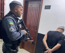 Em abordagem, suspeito confessa tráfico e acaba preso