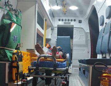 Jovem amarrado e esfaqueado é resgatado em área de mata em Macapá