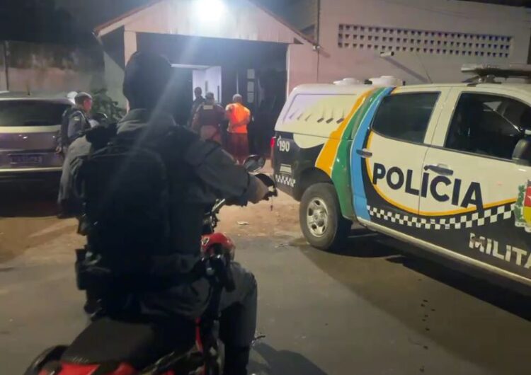 Rastreador denuncia deslocamento de moto furtada e suspeito é preso durante cerco