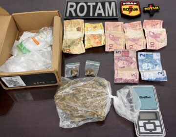Mulher que vendia drogas no pátio de casa é presa pela Rotam