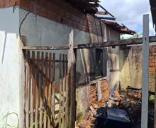 Homem provoca incêndio na própria casa durante surto