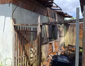 Homem provoca incêndio na própria casa durante surto