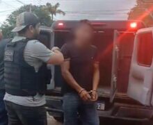 Homem é preso após agredir esposa e filha adolescente; casal tem nove filhos