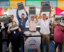 Entrega histórica de 15 mil notebooks e Starlinks moderniza ensino no Amapá
