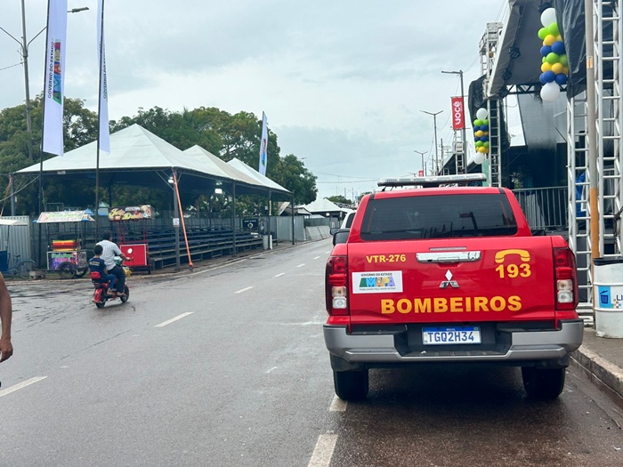 Carnaval de Santana é suspenso após morte de jovem eletrocutada na Avenida