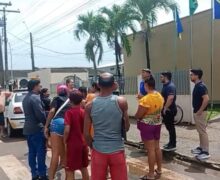 Oiapoque tem super salários na prefeitura, escolas sem prédio e alunos sem transporte