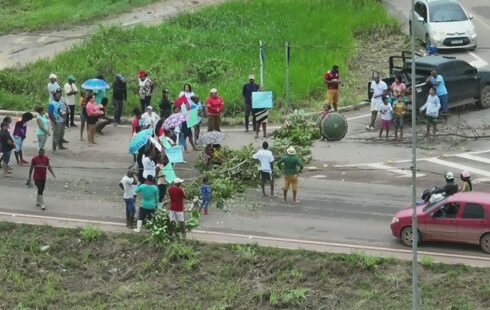 Quilombolas protestam contra invasões e provocam bloqueio parcial na BR-210