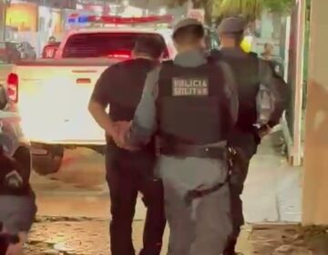 Condenado por estelionato é preso enquanto orava