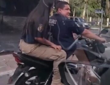 Fiscais de trânsito são flagrados sem capacete e com moto sem placa em Belém