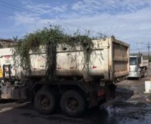 Após alagamentos em Macapá, equipes do Estado retiram 50 toneladas de lixo de canal