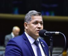 Deputado costura acordo com bancadas para debater PEC 47 e inclusão de 30 mil servidores