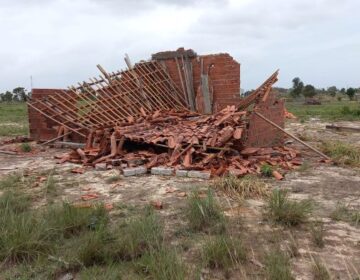 Tensão e casas destruídas marcam conflito por terras na BR-210