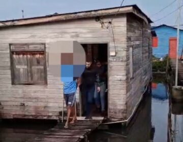 Taxista é preso por usar celular de passageiro deficiente para pixs indevidos