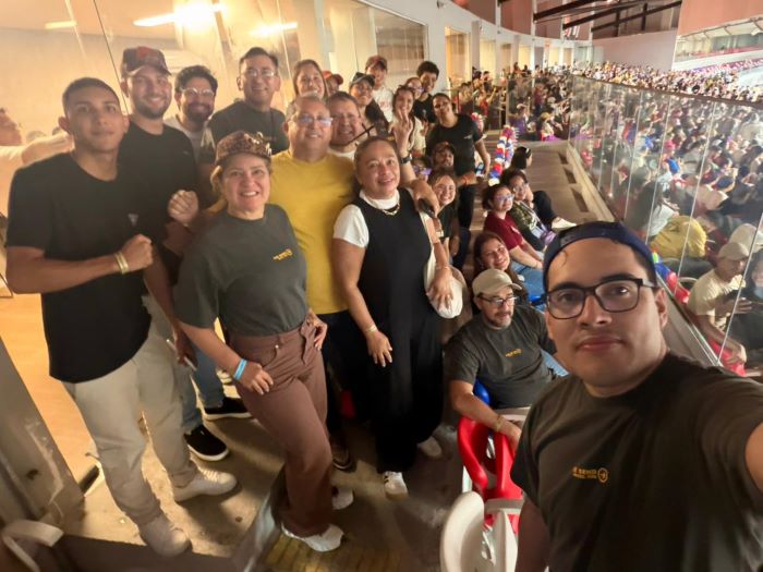 Jovens do Amapá vivem 12 horas de imersão espiritual no Mangueirão, em Belém