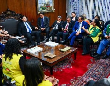 Alcolumbre anuncia envio à CCJ de proposta sobre valorização de agentes de saúde