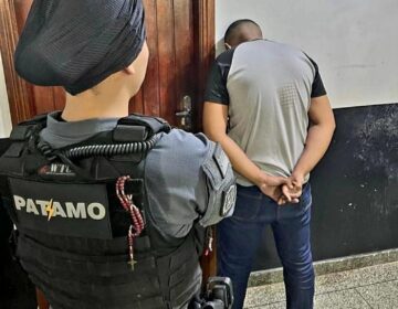 Procurado por tráfico vai até base da PM para pedir informações e acaba preso