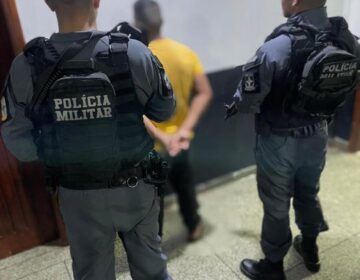 Foragido por estupro de vulnerável é capturado após tentar se esconder em brinquedos de praça