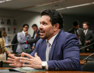Relator da PEC 47, Acácio cria canal para tirar dúvidas