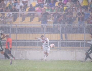 Chuva forte paralisa clássico entre Independente e São José