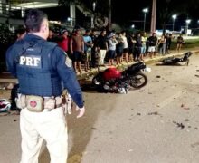 Tentativa de ultrapassagem deixa 2 jovens mortos em colisão entre motos