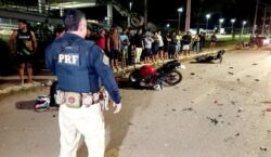 Tentativa de ultrapassagem deixa 2 jovens mortos em colisão entre motos