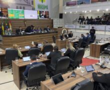 Por 14 a 6, Câmara abre investigação contra vice-prefeito que autorizava pagamentos suspeitos