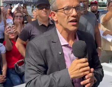 Professores de Macapá encerram paralisação após Dalua anunciar reajuste de 15%