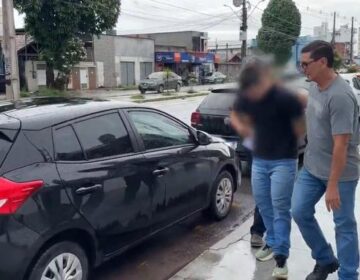 Caixa é preso por usar máquina de cartão própria para desviar dinheiro de loja