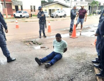 Homem preso após matar a ex-companheira a facadas deixou uma carta ao filho da vítima