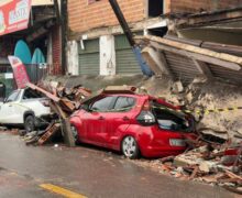 Dono de prédio onde marquise esmagou carros é notificado pelos Bombeiros