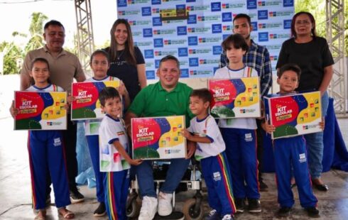 Com kits e uniformes, mais de 1,8 mil alunos ganham incentivo para estudar em Pedra Branca