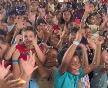 Prefeitura de Pedra Branca finaliza programação de Páscoa com entrega de mais de 2 mil ovos