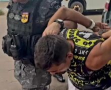 Foragido é preso com carregamento de celulares e drogas que seria lançado para dentro do Iapen