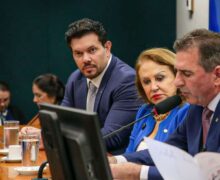 Projeto que reduz conta de luz de condomínios populares avança na Câmara