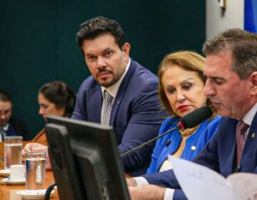 Projeto que reduz conta de luz de condomínios populares avança na Câmara