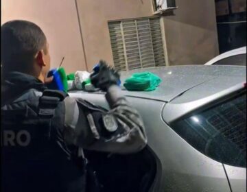 Mulher ligada a conselho do Iapen é presa com drogas e celulares destinados a presos