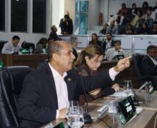 Câmara rejeita relatório e mantém processo que pode cassar vice-prefeito de Macapá