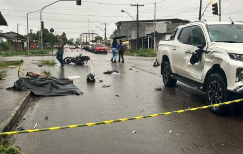 Colisão mata motociclista e deixa passageira ferida em Santana