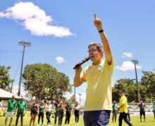 Randolfe anuncia suspensão da venda do Augusto Antunes