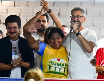 Clécio anuncia processo para regularizar ocupações em Macapá: ‘esperamos por esse dia’, diz liderança