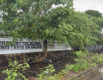 Prédio do Ministério da Saúde segue em ruínas e acumula sujeira ao lado da Escola AVT